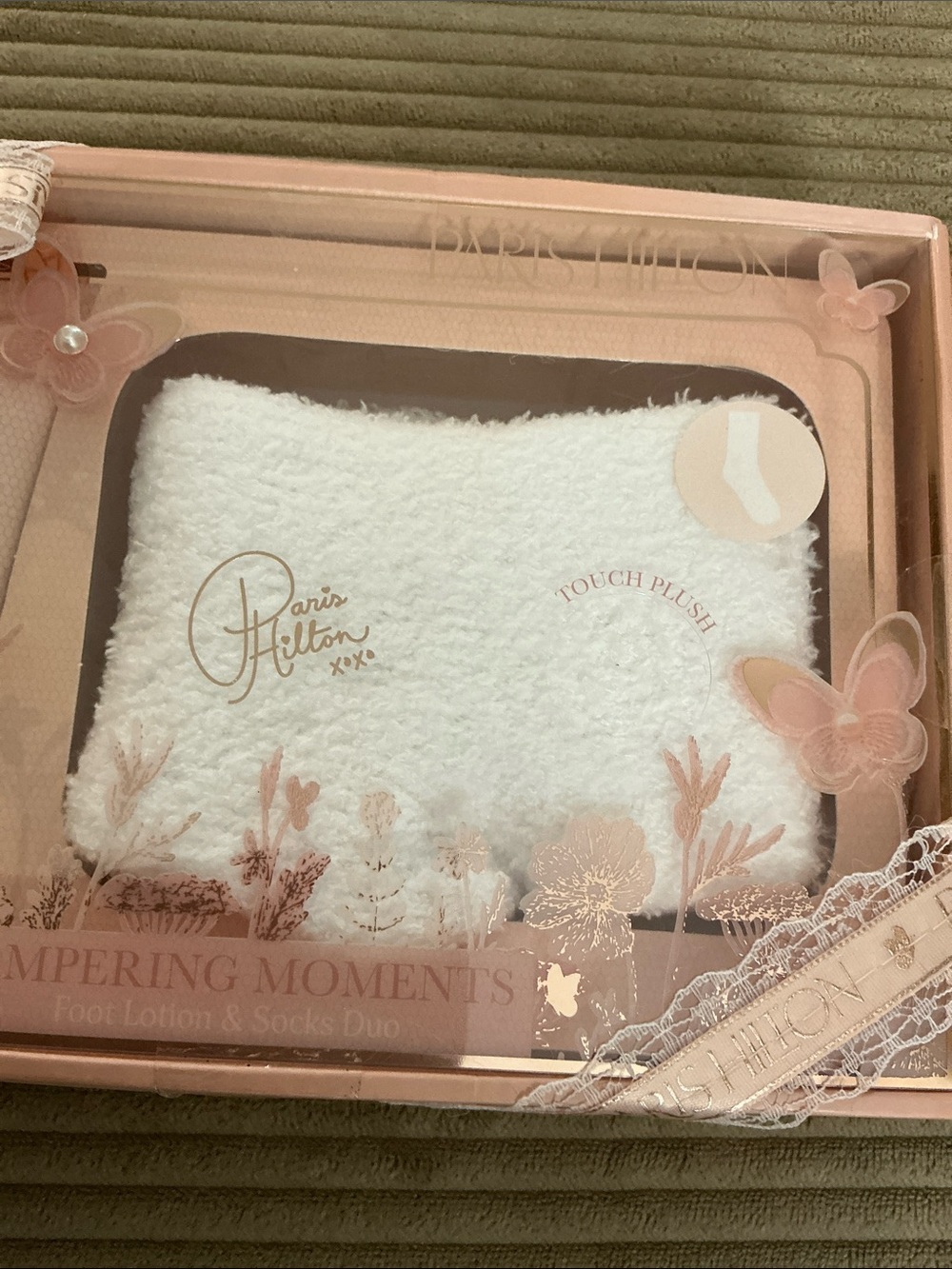 Paris Hilton Orchid Lace Foot & Body Spa Gift Set - Soft Pink & White - Picture 3 of 4
